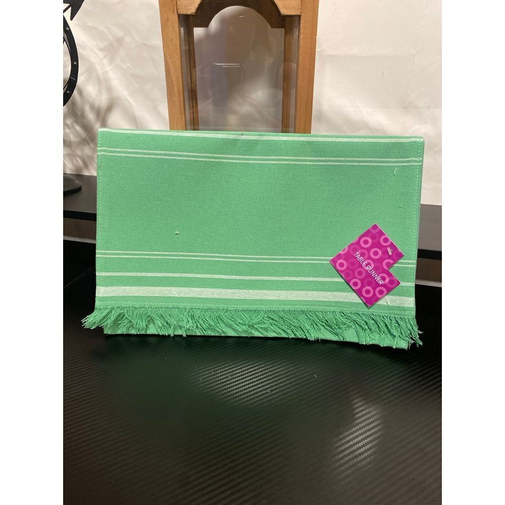 Table Runner plus 4 -2 pks of Cloth Napkins‎
